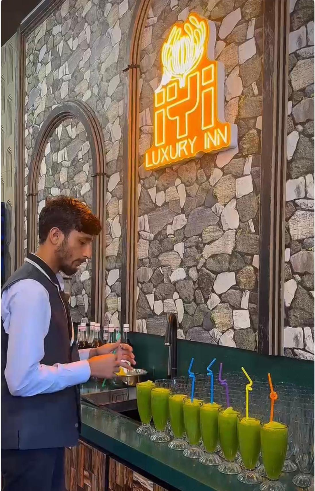 Iyi Luxury Inn Swat Saidu Sharif Exteriér fotografie