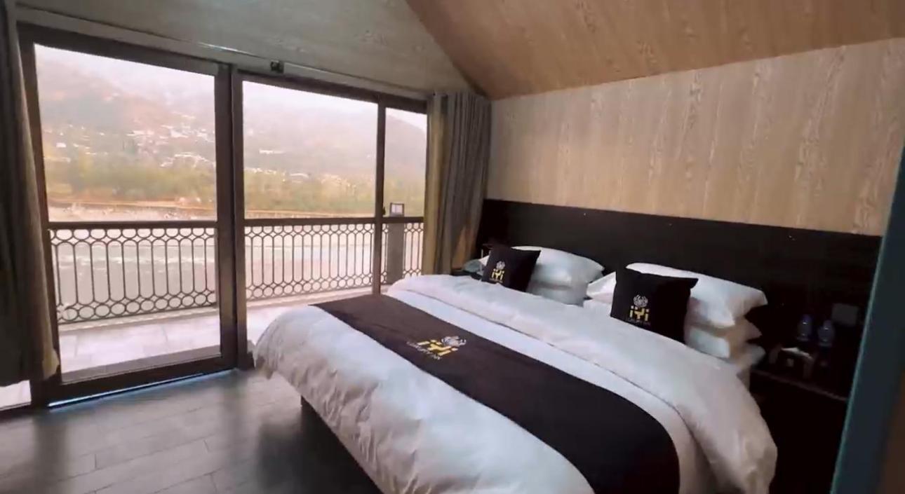 Iyi Luxury Inn Swat Saidu Sharif Exteriér fotografie